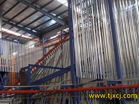 鋁合金踢腳線車間視頻